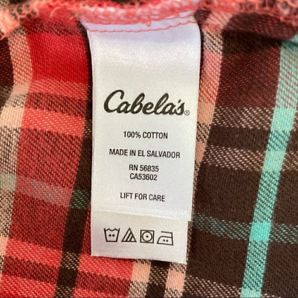 Cabela’s 💯 cotton flannel button down shirt in plaid, camping shirt - Picture 10 of 11
